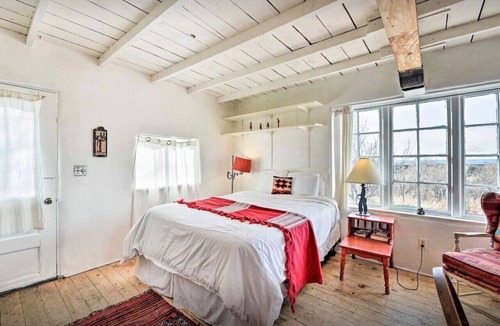 San Cristobal Other | Poet’s View Farm Animals, Hot tubs Saunas