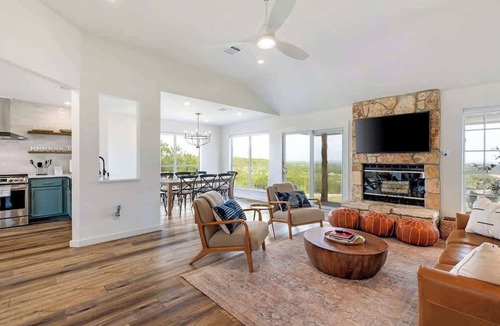 Dripping Springs House | Pool, Hot Tub, Putting Green | 8 Acre Fall Retreat