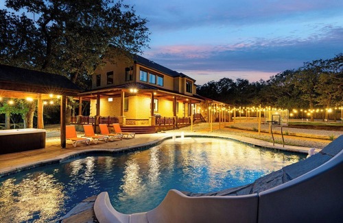 Fort Worth House | Pool Sim Pickleball Mini Golf Sleeps 24