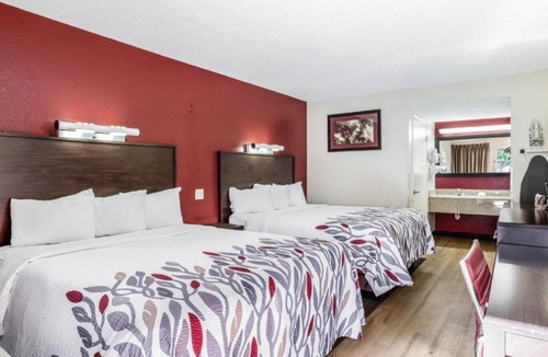 Allison Hotel | Poolside Stay with Breakfast Included | 2 mi to Rio West Mall shopping | 2 Units