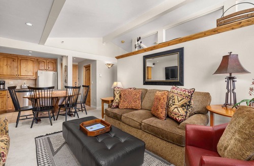 Snowmass Village Condo | Popular Snowmass Condo with HT/Wood FP/Balcony W/Grill/Parking. Great Rates! Plan Your Summer Now!