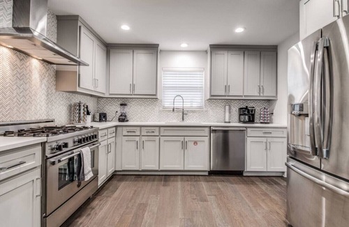 Far North Dallas House | Prestonwood Modern Gorgeous 4 Bed 3 Bath Home Pool Fast Wifi 2 Car Garage with EV charger!