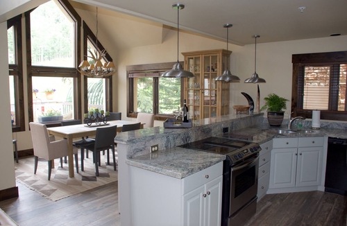 Mountain Village Condo | Prime Ski In/Ski Out Townhouse, Steps to the Village, Sleeps 8, License # 000976