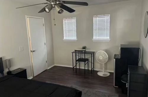 Stoney Ridge House | Private bedroom in house near COTA and Tesla