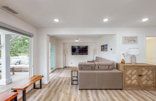 Pointblank House | Private Dock! Dog-Friendly Lake Livingston Retreat