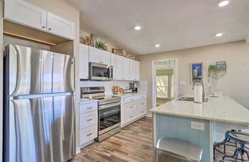 Brownwood Cottage | Private Dock - Waterfront Lake Brownwood Gem!