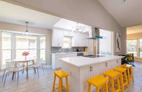 Richardson House | Private Family Heated Pool and Spa, 2 King Beds, Foosball, Game, Cornhole, Grill