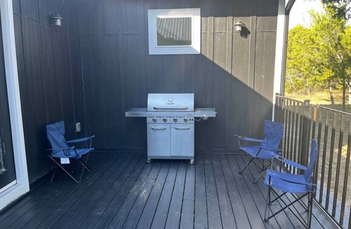 Cedar Creek Apartment | Private Modern Urban Retreat Near COTA/Austin/APT