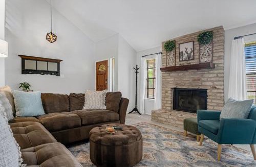 Wells Branch House | Private Pool Retreat w Grill Mins to Domain 3BR 2BA Loft by Austin Vacay