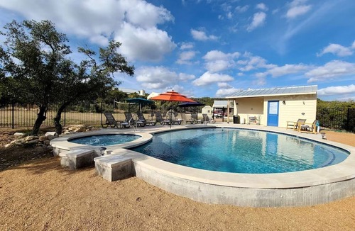 Dripping Springs Cottage | Private Romantic Cottage for an Unforgettable Couples Retreat to Texas Hill Country near Dripping Springs, Texas