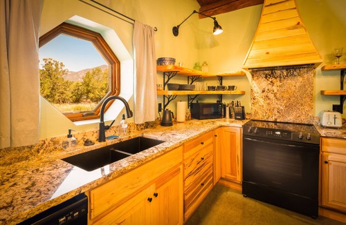 Baca Grande Cottage | Purple Hobbit Home/Hot Tub/Sauna/Fire Pit