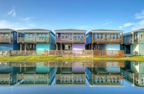 Port Aransas House | Purple Pelican by AvantStay Waterfront Oasis
