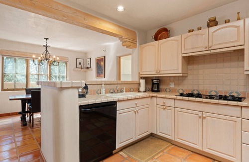 Quail Run House | Quail Run 667 | Kiva Fireplace | 2-Car Garage | Golf Course | Pool & Hot Tub | Tennis & Pickleball