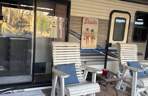 Malakoff House | Quaint 1-bedroom recreational vehicle pet friendly w/swim spa & AC in Malakoff