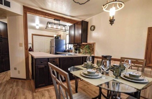 Caldwell Cottage | Quaint Cozy Cottage & Patio in the heart of Caldwell.