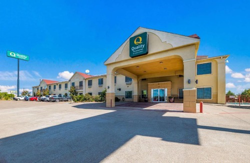 Terrell Hotel | Quality Inn & Suites Terrell