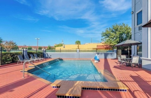 Jersey Village Apartment | Queen Suite Near JVC Family Medicine HOU