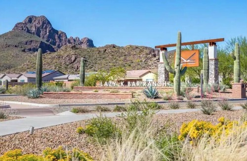Cortaro House | Quiet House with Mountain Views