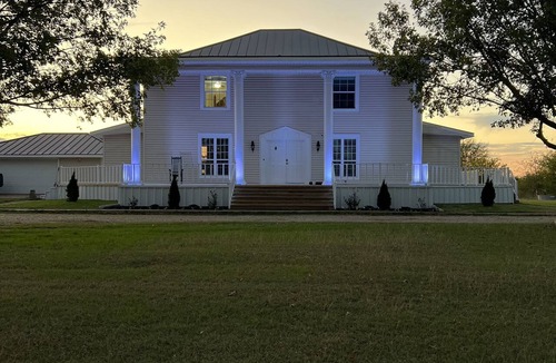 Kemp House | Ranch House Estate on 20 acres w/2 fishing Ponds 45 min from Dallas