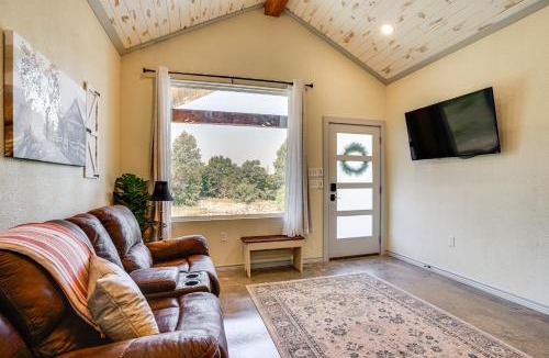 Dennis House | Recently Built Cabin w/Pavilion in Granbury!