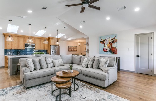 Denton House | Recently Remodeled Home near Lake Lewisville & The Olana