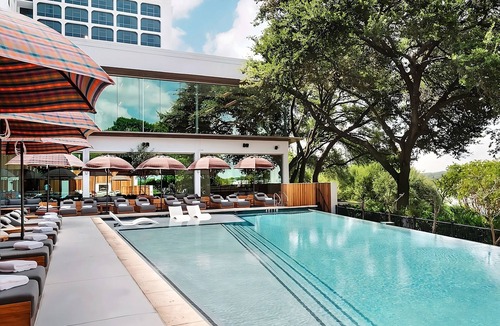 Congress Avenue Historic District Hotel | Refreshing Getaway Trip! Pets Allowed, Outdoor Pool, Minutes to Walter Beach