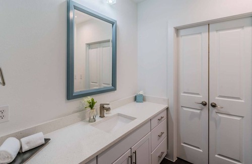 Uptown Apartment | Regal Stays 2 Bedroom/2 Bathroom at West Village