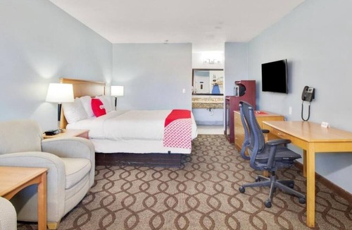 Ingleside Hotel | Relax and Unwind! Free Parking, Onsite Pool, Near Port Aransas Museum