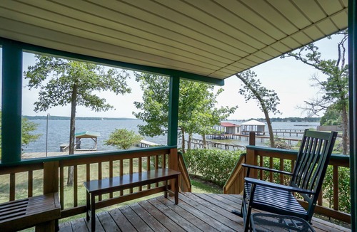 Chandler Cottage | RELAX & ENJOY THE BEAUTY OF LAKE PALESTINE Spectacular Views!