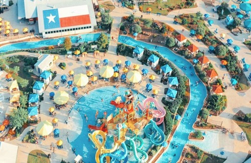 Pflugerville Hotel | Relax in a Charming Room w/Free Breakfast | Close to Lake Pflugerville - 3.5 mi