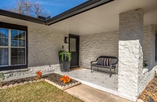 Vance Jackson House | Relaxed Luxury Pet Friendly Home with Pool and Backyard Lounge in San Antonio, TX