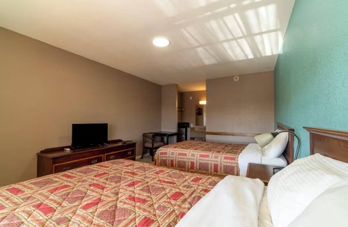 Sweet Home Hotel | Relaxing Room near Yoakum Municipal Airport & Yoakum Heritage Museum