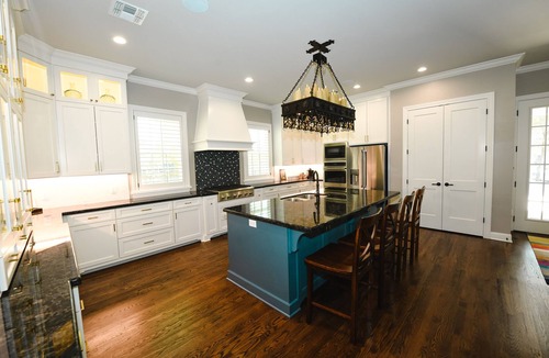 Woodson Village - Pershing House | Remodeled Aggieland Historic Home/Gameday Retreat