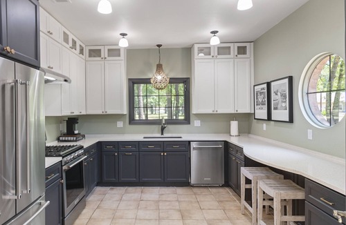 Star Harbor House | Renovated and Sleeps 10! Close to Cedar Creek Lake, Golf and Wedding Venues