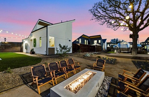 Fort Worth House | Reserved parking | King Casita, near Downtown