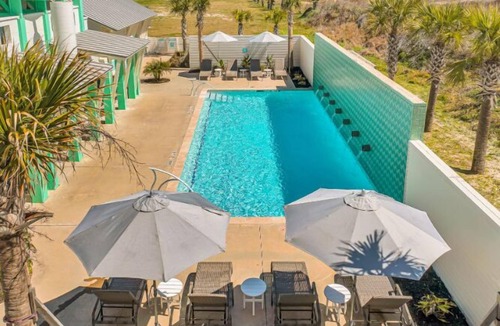 Port Aransas Cabin | Resort Pools, Golf Cart Boardwalk to Beach