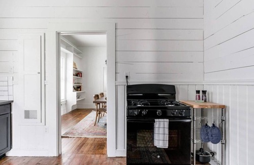 Austin Ave. House | Restored 1930s Uptown Bungalow 2 min. to Magnolia