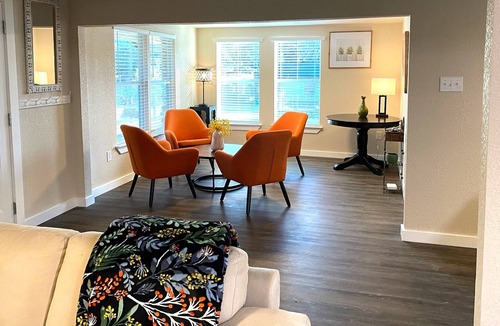 Leander House | Retreat near Lake Travis | Free On-Site Boat Parking