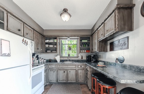 Ruidoso Cabin | River Ridge Retreat Pet Friendly | Secluded Ridge-Top Escape w/Sunroom & Starry Hot Tub Nights