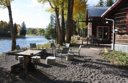 Alpine Village Cabin | Riverside Meadows Cabins