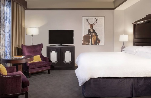 Downtown Fort Worth Hotel | Romance Jacuzzi Room at The Ashton Hotel, Steps To General Worth Square!