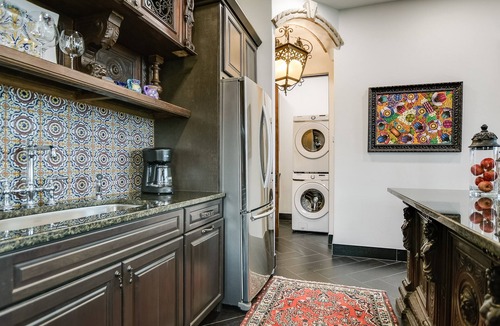 Spicewood Villa | Romantic getaway! Or bring the family to tour the Texas Hill Country!