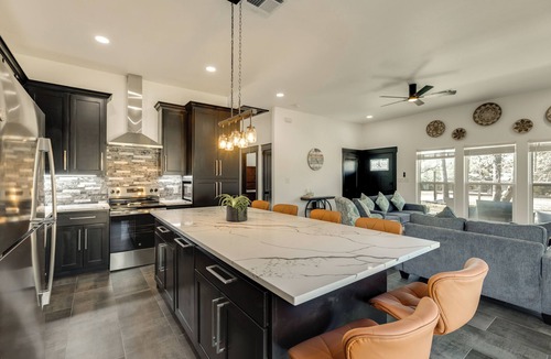 Somerville House | ‘Roo's Hideaway’ Modern 3BR Near Round Top & A&M!