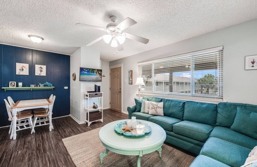 Port Aransas Condo | Roomy 1 BDRM Large Pool w/a Private Courtyard and a 5 Min Walk to the Beach