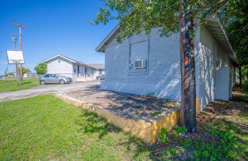 Stephenville Hotel | Royal Inn