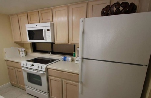 South Padre Island Condo | Royale Beach & Tennis Resort Elegant 2BR Condo with Outdoor Pool