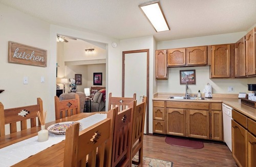 Ruidoso Condo | Ruidoso NM 4/3.5 Mountain Retreat w/Game Room/Pool Table, and Close to Golf/Ski