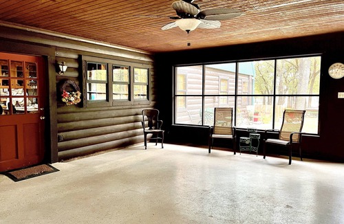 Stephenville Cabin | Rural western cabin- HOT TUB-POOL just 5 mins from exciting Stephenville!