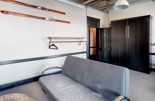 Silverton House | Rustic Modern Suite with Free WiFi, Kitchenette, & Views