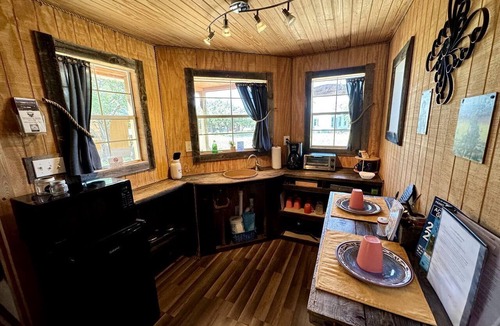 Mountain Home Cabin | Rustic Ranch Hideaway Cabin with Stargazing & Sunset Views near Kerrville in Mountain Home, Texas